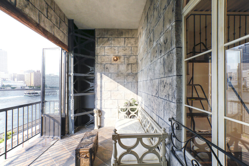 西日がはいってくるテラス